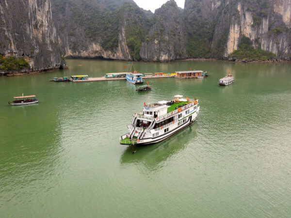 HẠ LONG 2 NGÀY 1 ĐÊM - DU THUYỀN FANTASEA - 3 SAO.