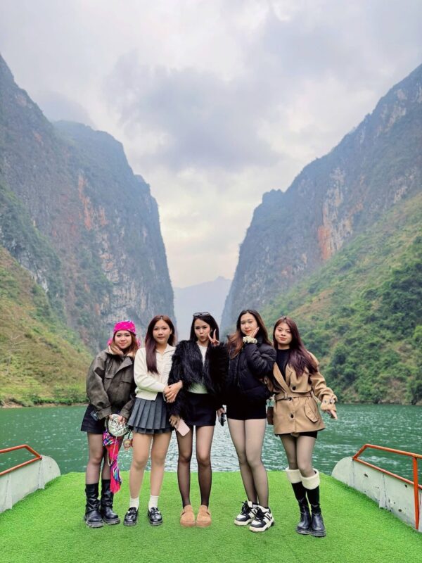 Đặt tour The Sinh Tourist – Lựa chọn thông minh cho chuyến đi hoàn hảo